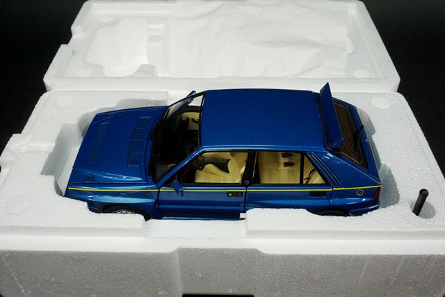 1:18 KYOSHO KS08343BL Lancia Delta HF Integrale EVO 2 Blue Lagos Blue Metallic