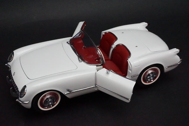 1:18 AUTOart 71081 Chevrolet Corvette 1953 POLO White