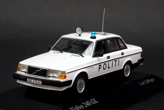 1:43 MINICHAMPS 400171491 Volvo 240 1986 Politi