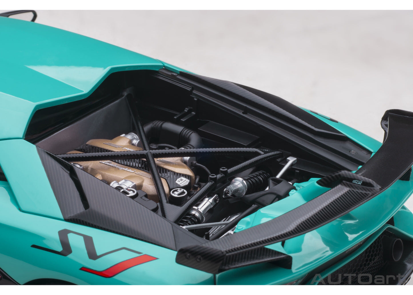 79176 AUTOart 1:18 Lamborghini Aventador SVJ (Turquoise Blue) model car