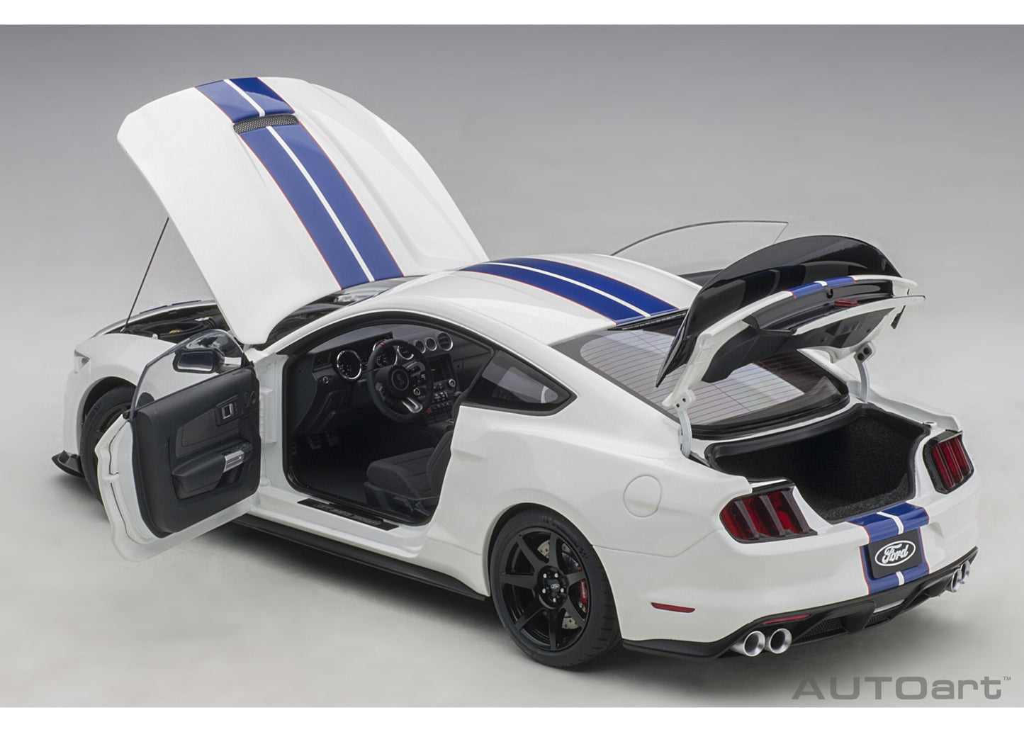 72931 AUTOart 1:18 Ford Shelby GT350R White / Blue Stripes