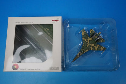 1:200 Sukhoi SU-27UB Flanker C Angola Air Force 551878 Herpa