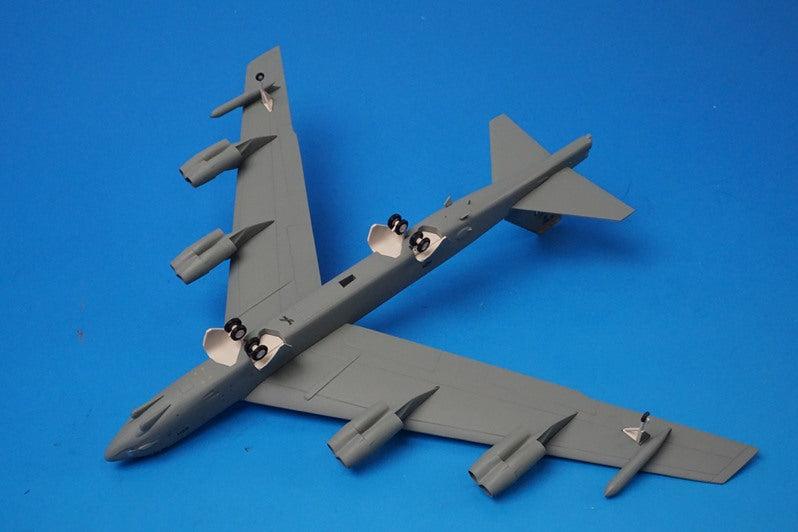 1:200 B-52H USAF 2nd Bomb Wing 11th Bomb Squadron Jiggs Squadron 570916 Herpa