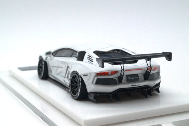 LB700-002 LB PERFORMANCE 1:64 LIBERTY WALK LB-WORKS Aventador White