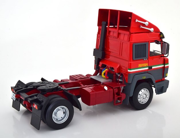 RK180073 ROAD KINGS 1:18 Iveco Turbo Star 1988 Scuderia Ferrari