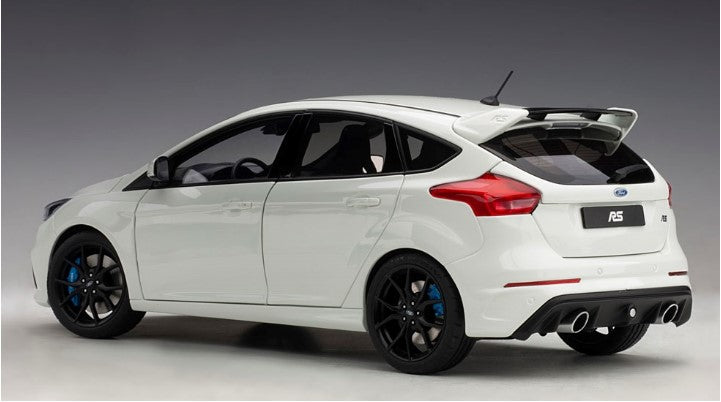 72951 AUTOart 1:18 Ford Focus RS White model cars