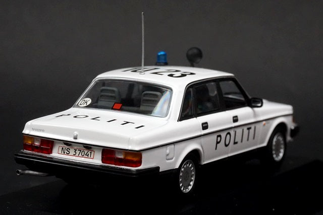 1:43 MINICHAMPS 400171491 Volvo 240 1986 Politi