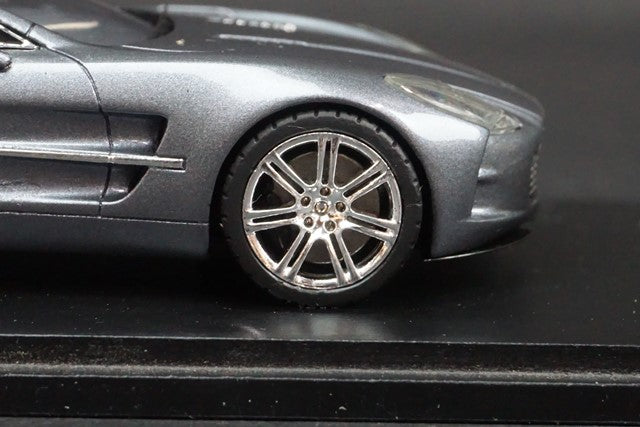 1:43 SPARK S2160 Aston Martin One-77 Metallic Gray model car