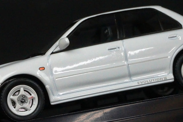 1:43 HPI 8561 Mitsubishi Lancer Evolution III Scortier White model car