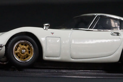 1:43 EBBRO 43104 Toyota 2000GT White model cars