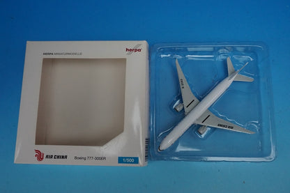 1:500 B777-300ER Air China International China B2085 518994 Herpa airplane model