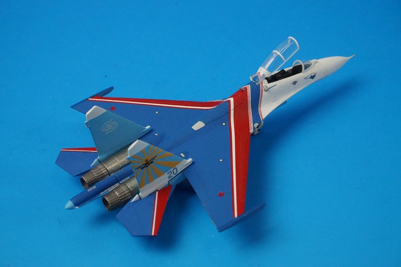 1:200 SU-27UB Flanker Russian Air Force Aerobatic Team Russian Knights Open Cockpit 551816 Herpa