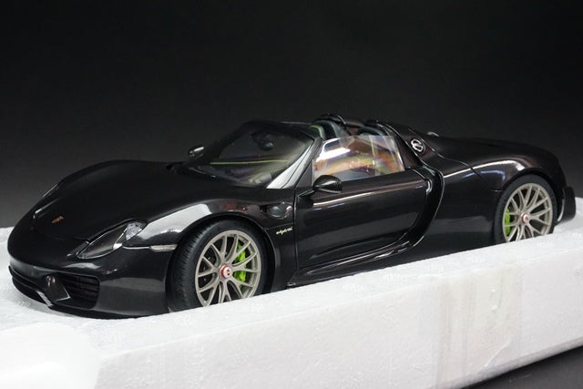 1:18 AUTOart 77928 Porsche 918 Spyder by Sach Package Black Metallic model car