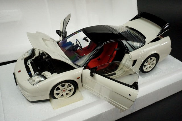 1:18 AUTOart 73219 Honda NSX-R NA2 Championship White model car