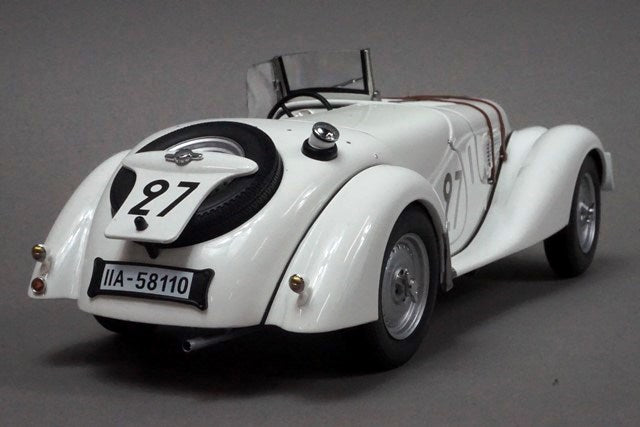 1:18 AUTOart 83945 BMW 328 Roadster Le Mans 1939 #27 model car