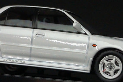 1:43 HPI 8561 Mitsubishi Lancer Evolution III Scortier White model car