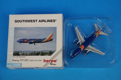 1:500 B737-300 Southwest Airlines Triple Crown One N647SW 512664 Herpa