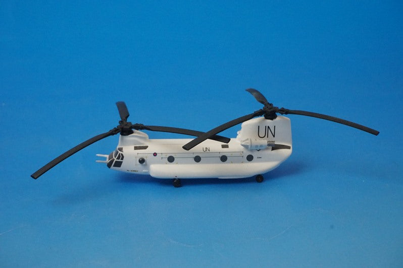 1:200 HC-2 Chinook CH-47 RAF Royal Air Force United Nations 556279 Herpa