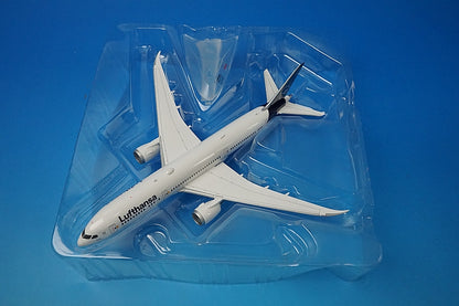 1:200 B787-9 Lufthansa Berlin D-ABPA 572033 Herpa