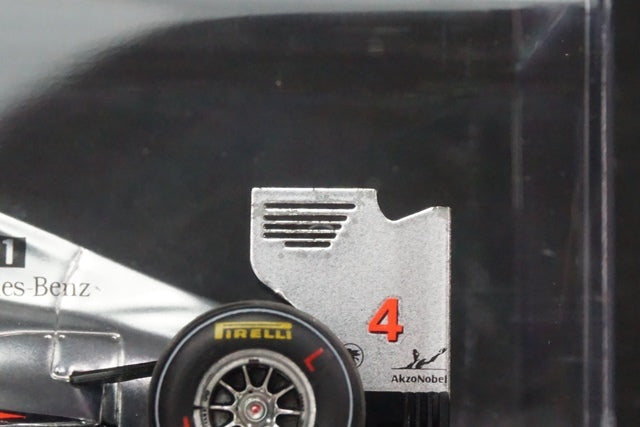 1:43 SPARK S3023 Vodafone McLaren Mercedes MP4-26 Chinese GP 2011#4 J.Button