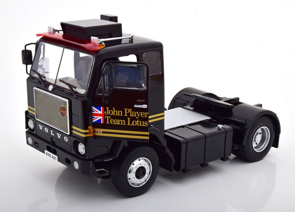 RK180064 ROAD KINGS 1:18 Volvo F88 1978 JPS Team Lotus with Union Jack