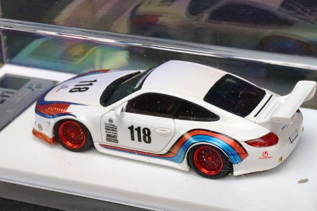 FM64006PG-A Fuelme Models 1:64 Porsche OLD NEW 997 Martini #118 model car