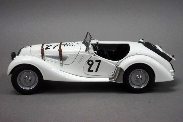 1:18 AUTOart 83945 BMW 328 Roadster Le Mans 1939 #27 model car