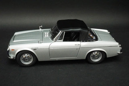 1:18 AUTOart 77432 Datsun Fairlady 2000 SR311 Silver model car