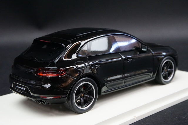 1:43 SPARK S4975 Porsche Macan GTS Black model car