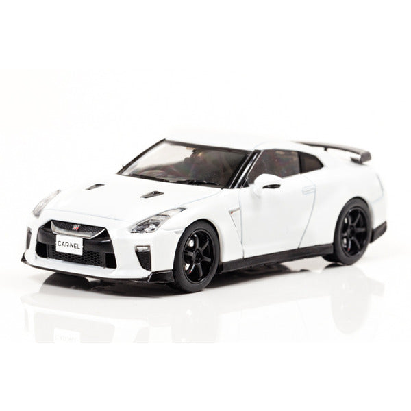 CN431702 CAR-NEL 1:43 Nissan GT-R Track edition engineered by nismo (R35) 2017 (Brilliant White Pearl)