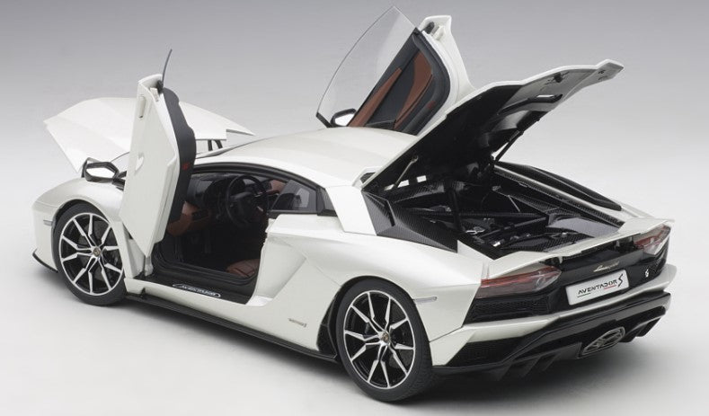 79131 AUTOart 1:18 Lamborghini Aventador S Pearl White model car