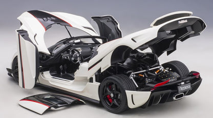 79027 AUTOart 1:18 Koenigsegg Regera White / Carbon Black / Red model car