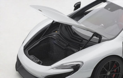 76046 AUTOart 1:18 McLaren 675 LT Metallic White model car