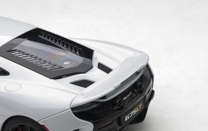 76046 AUTOart 1:18 McLaren 675 LT Metallic White model car