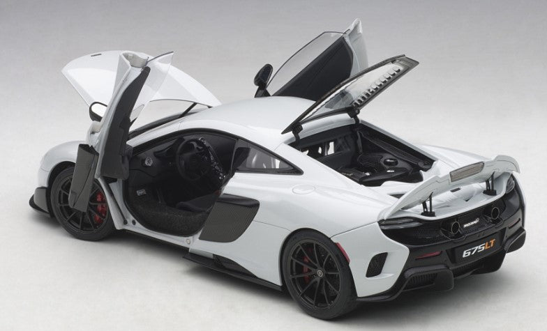 76046 AUTOart 1:18 McLaren 675 LT Metallic White model car