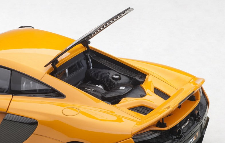 76048 AUTOart 1:18 McLaren 675 LT Orange model car