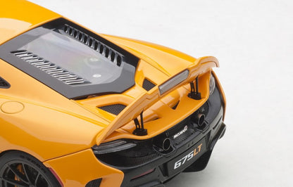 76048 AUTOart 1:18 McLaren 675 LT Orange model car