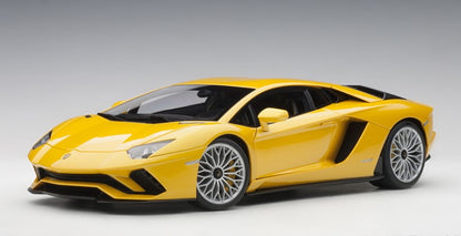 79132 AUTOart 1:18 Lamborghini Aventador S Metallic Yellow