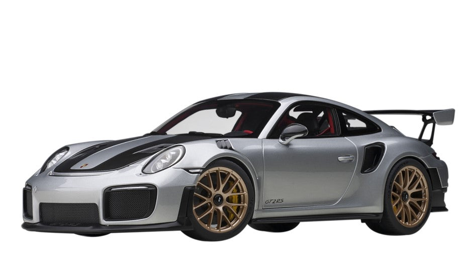 78174 AUTOart 1:18 Porsche 911 991.2 GT2 RS Weissach Package Silver Carbon Black