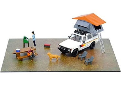 DIO64-002 INNO MODELS 1:64 Toyota Land Cruiser FJ60 Auto Camp Diorama with Figure