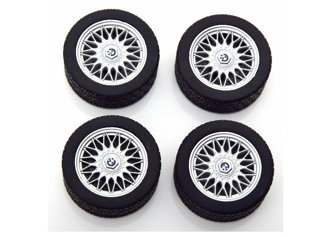 KKDCACC019 KK scale 1:18 BMW E30 wheels and tyres set 18 Black/Silver