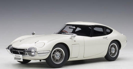 78753 AUTOart 1:18 TOYOTA 2000 GT White model car