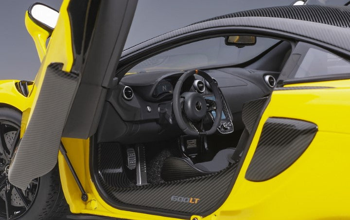 76082 AUTOart 1:18 McLaren 600LT Yellow Pearl / Carbon Roof