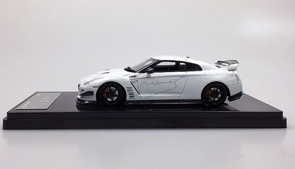 19B07-01 onemodel 1:43 Nissan Mine's R35 White