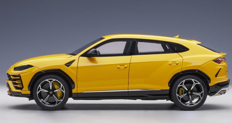 79163 AUTOart 1:18 Lamborghini Urus Yellow model car