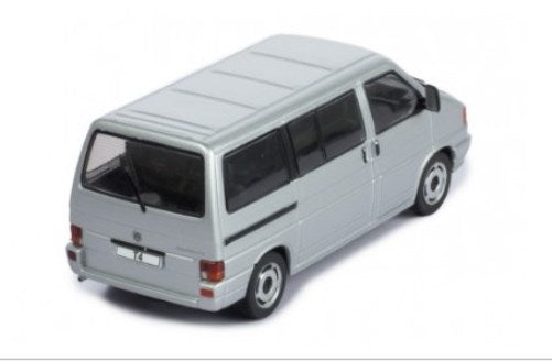 CLC429N IXO 1:43 VW Volks Wagen T4 Caravelle 1990 Silver