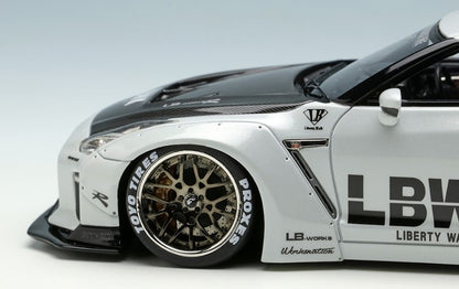 LB015B MakeUp EIDOLON 1:43 Nissan LB WORKS R35 GT-R Type 1.5 LB Shilhouette Wing Metallic White/Black Stripe