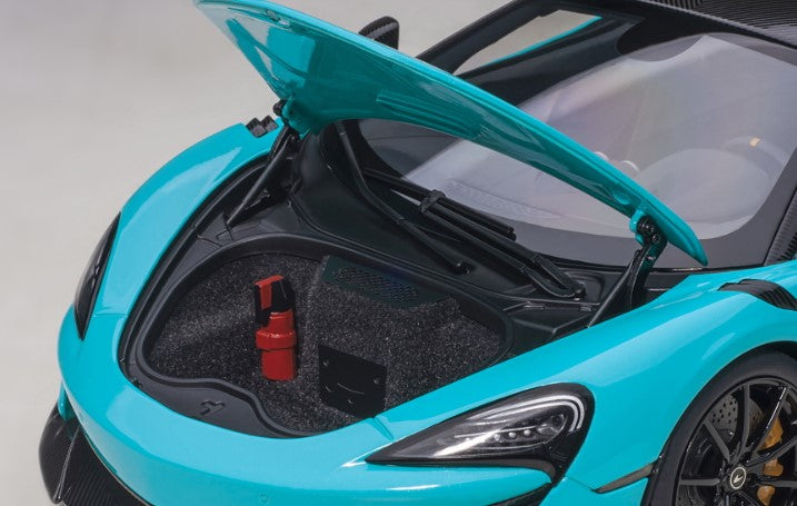 76083 AUTOart 1:18 McLaren 600LT Light Blue Pearl / Carbon Roof