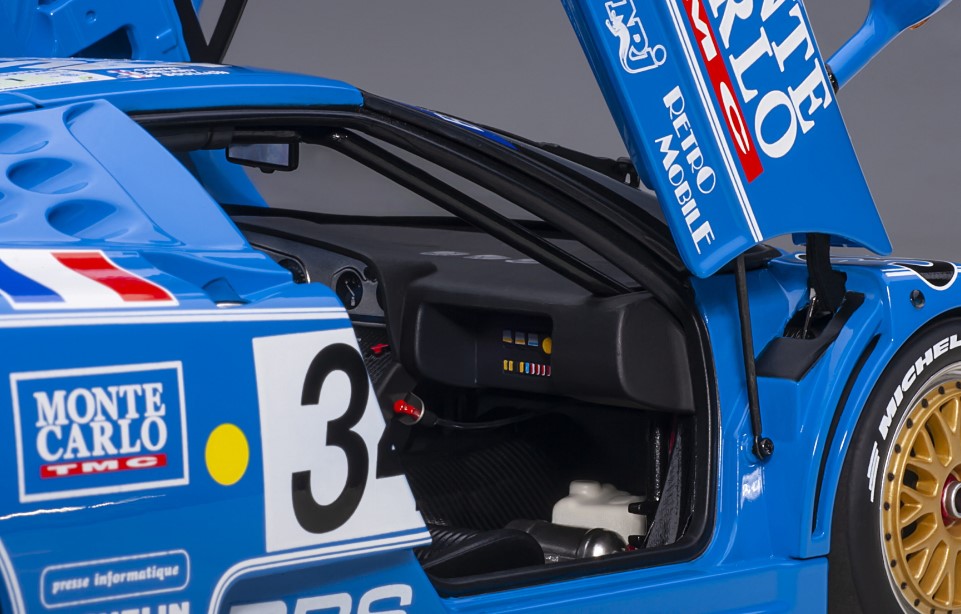 89417 AUTOart 1:18 Bugatti EB110 SS '94 # 34 Le Mans 24h model car