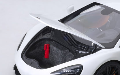 76041 AUTOart 1:18 McLaren 570S White Composite Diecast